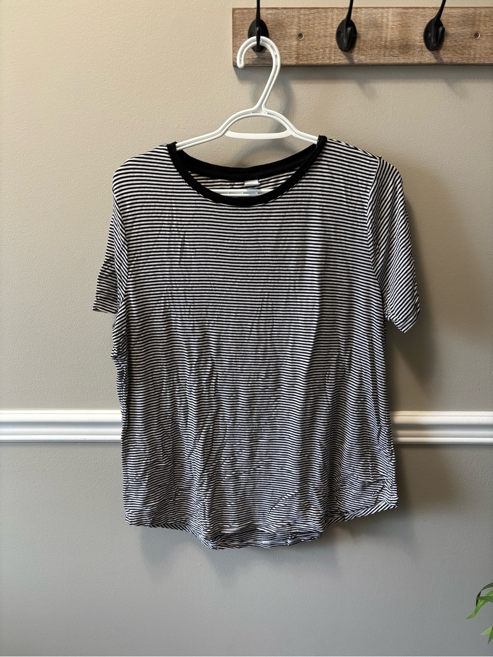 Old Navy Black and White Striped Tee